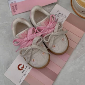Tenis beige flores