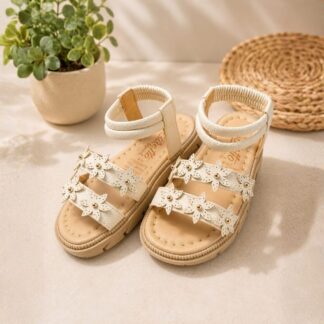 Sandalias blancas de flores